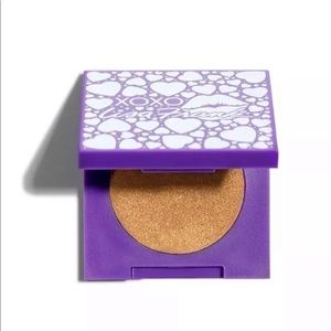 Meet your Posher, Tee